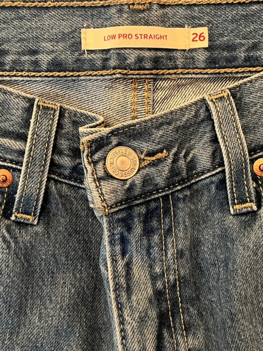Levis low pro straight